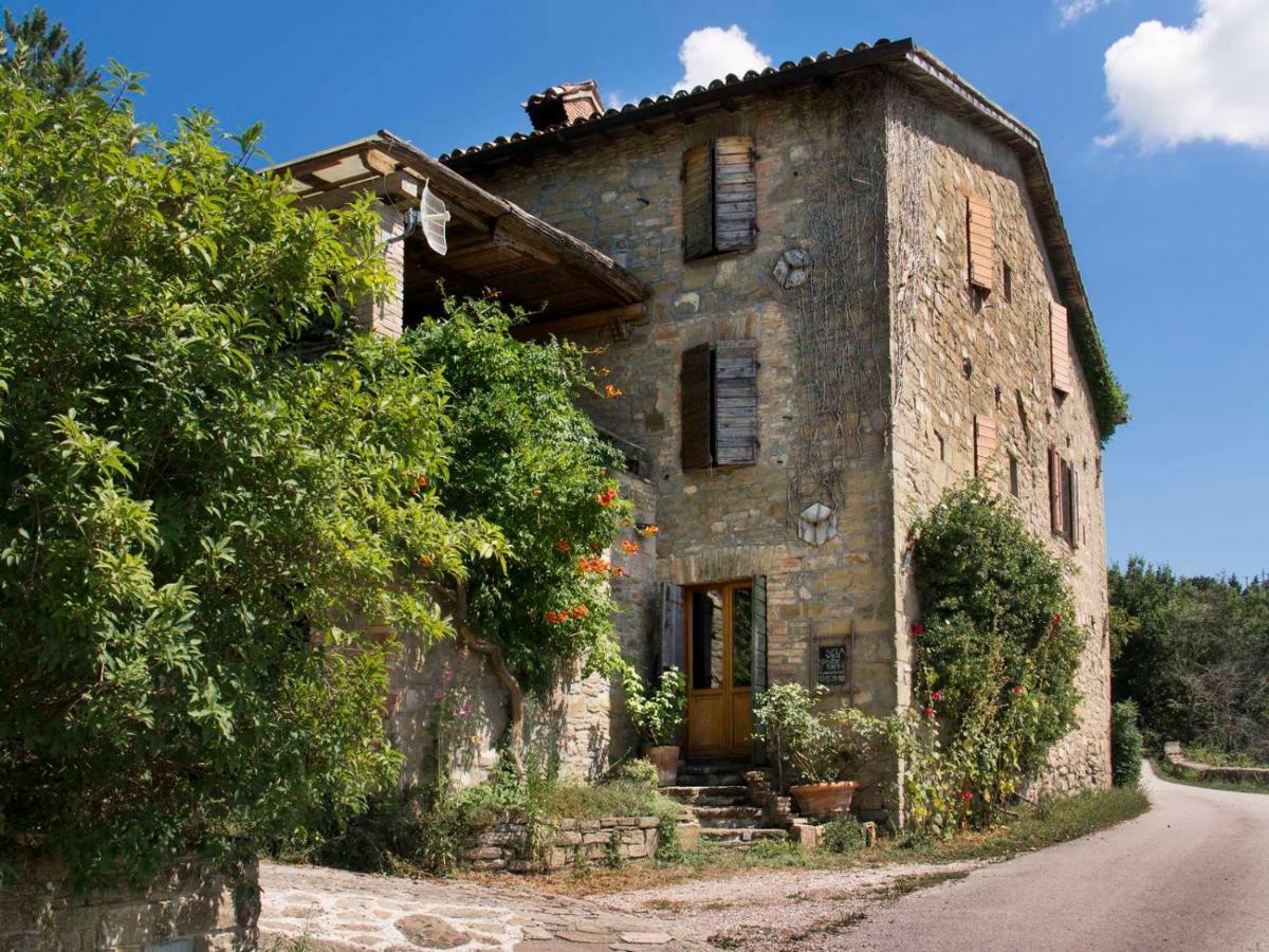 Casa La Valle, Gubbio, Frazione Santa Cristina Bed and Breakfast Eksteriør billede